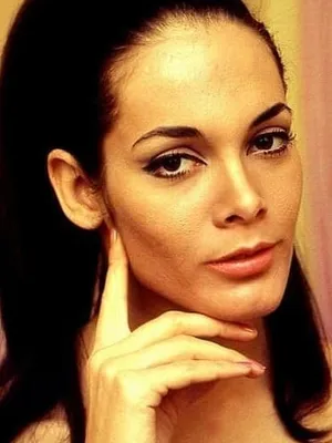 Martine Beswick