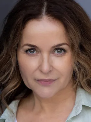 Julia Sawalha