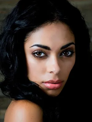 Shelley Nicole