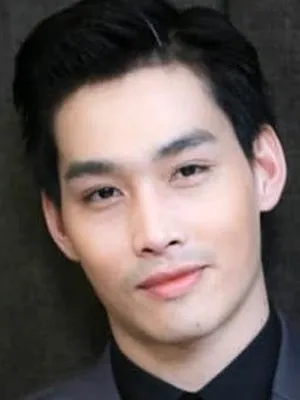 Parn Khomkrit Duangsuwan