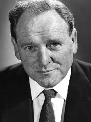 Bernard Lee