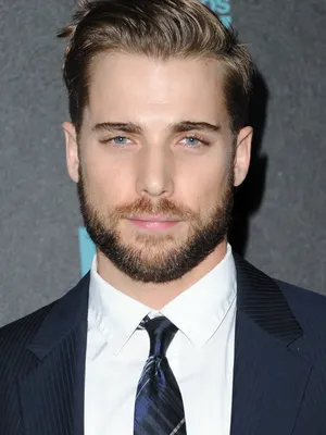 Dustin Milligan