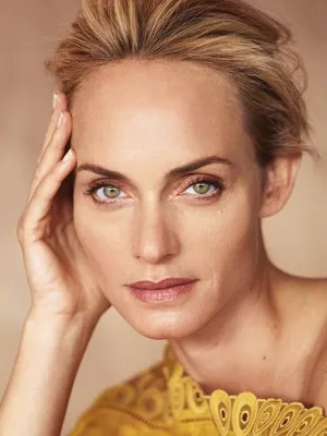 Amber Valletta