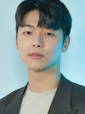 Kang Min-hyuk