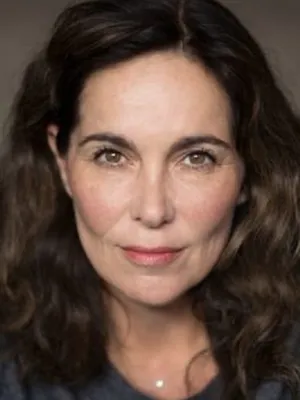 Fiona Dolman